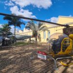 Helicópteros e aviões estacionados no pátio do Museu FAMA, em Itu, SP